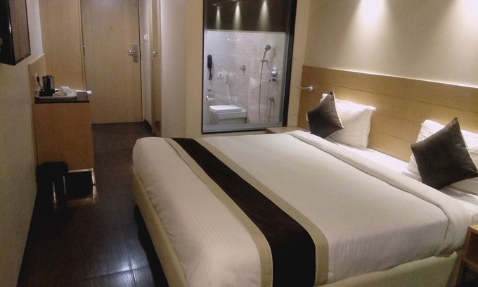 GIDC Hotel | Hotel The Blossom