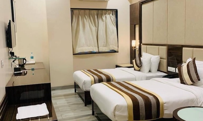 Sohagpur Hotel | Hotel The Grand Kaushalya