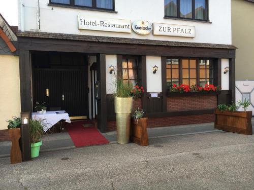 Hockenheim House | Hotel und Restaurant -Gasthaus Zur Pfalz