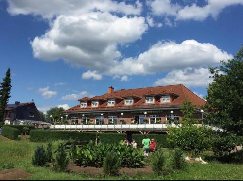 Mirow Hotel | Hotel und Restaurant zum bunten Hirsch
