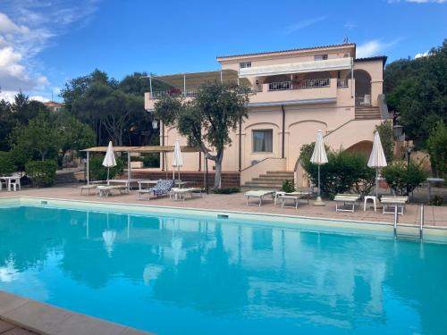 Sas Linnas Siccas Hotel | Hotel Villa Campana