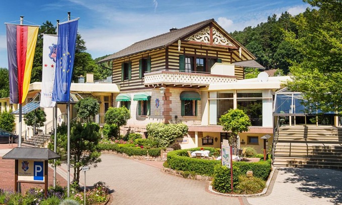 Heigenbruecken Hotel | Hotel Villa Marburg im Park