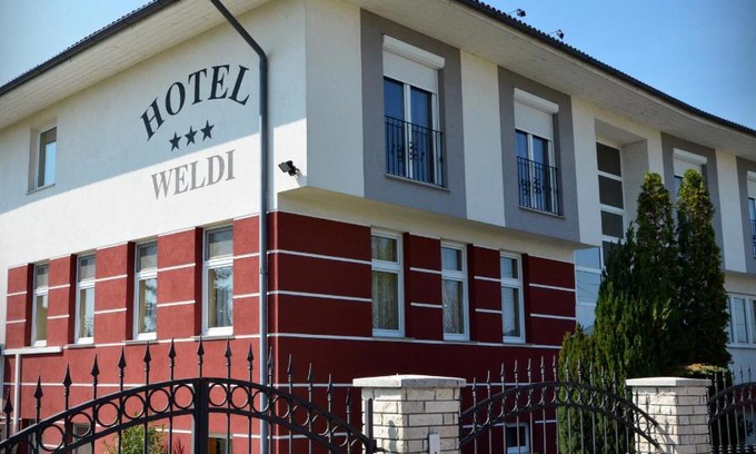 Gyor Hotel | Hotel Weldi