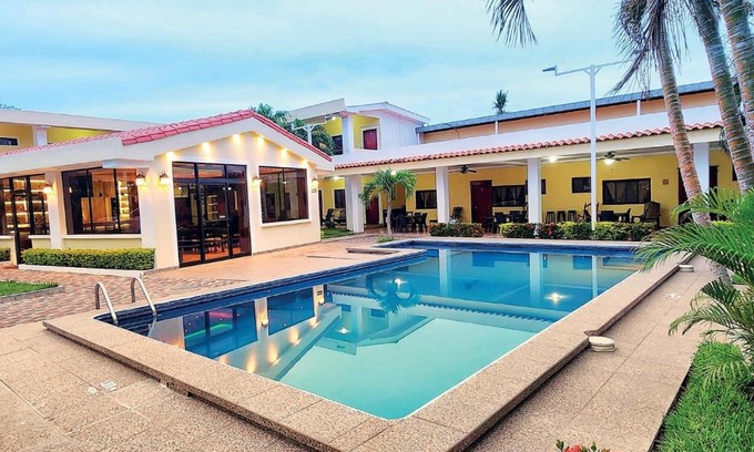 San Luis Talpa Hotel | Hotel y Restaurante Maria Ofelia