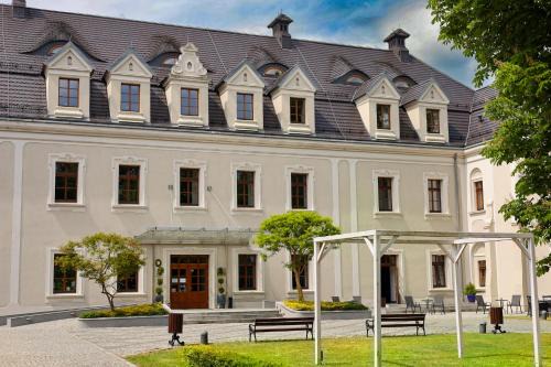 Lubliniec Hotel | Hotel Zamek Lubliniec
