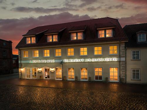 Burg Stargard Hotel | Hotel Zur Burg GmbH