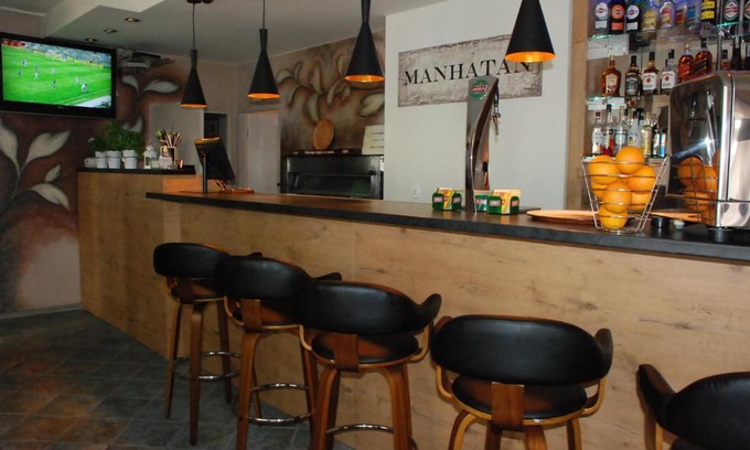 Radzyn Podlaski Hotel | Hotelik Manhatan