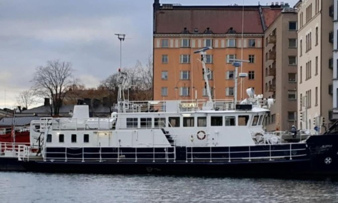 Helsinki City Centre Boat Rental | Hotellilaiva Muikku/Hotel Boat Muikku