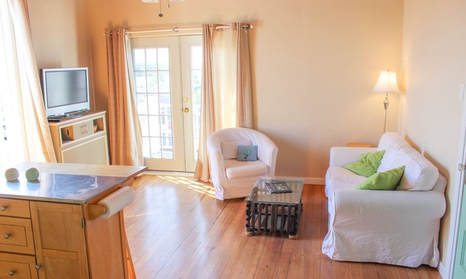 Camp Ellis Condo | Hotsticks!