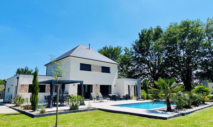 Saint-Gervais-en-Belin House | House 10 min circuit des 24h du