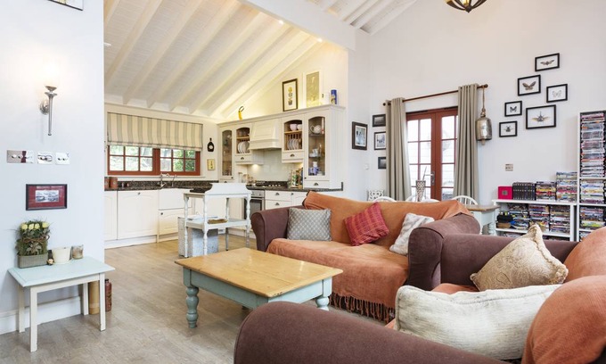 Twickenham Riverside House | House ∙ 2 bedrooms ∙ 4 guests