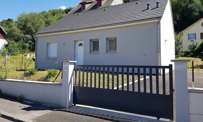 La Bourboule House | House 2017 bungalow with garden, in center, 2 bedrooms, equipped with fiber