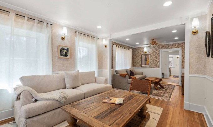 Downtown Santa Fe House | House ∙ 3 bedrooms ∙ 10 guests