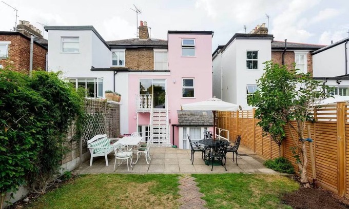 Turnham Green House | House ∙ 3 bedrooms ∙ 7 guests