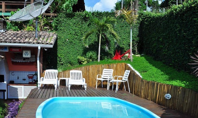 Itaguassu House | House 3 suites c air cond and TV, barbecue for 3 cars 200m from the beach.