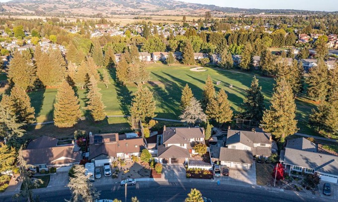 Rohnert Park House | House ∙ 4 bedrooms ∙ 8 guests