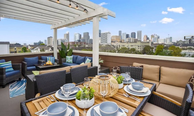 Midtown House | House ∙ 4 bedrooms ∙ 16 guests