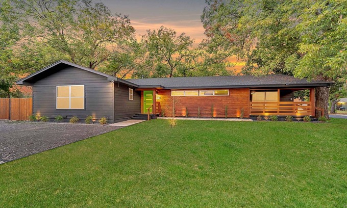 East Riverside House | House ∙ 5 bedrooms ∙ 14 guests