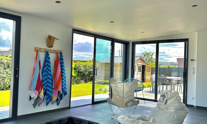 Plouneour-Brignogan-Plages House | House 8/10pers 200 m from the beach, jacuzzi