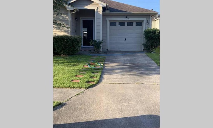 Humble House | House 8122