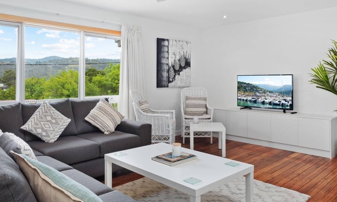 Jindabyne House | House Allinga, great for large or multiple families.