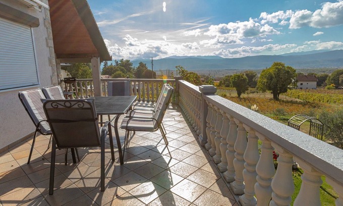 Trn Apartment | House Aronija - Comfort Three Bedroom Apartment with Terrace (1 OG)