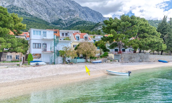Zivogosce House | House Beach house Toma (64521-K1) - Zivogosce