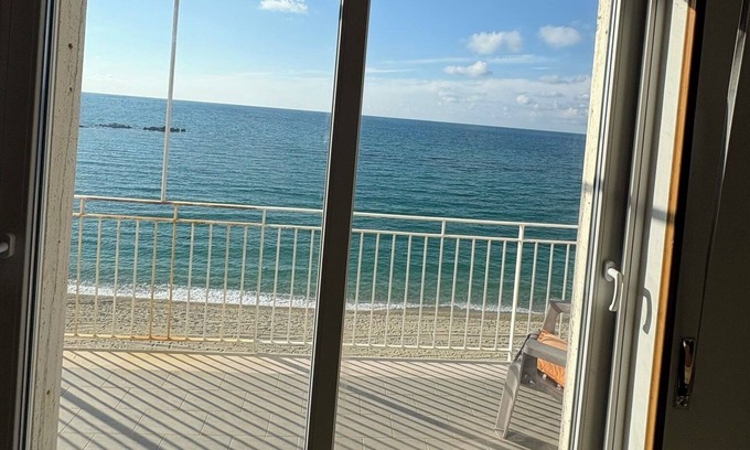 Vibo Marina House | House by the sea