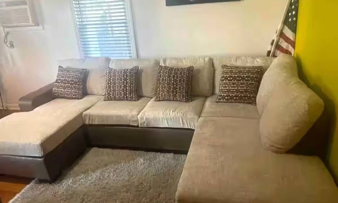 Uniondale House | House close to JFK NY & Long Island 1st Fl