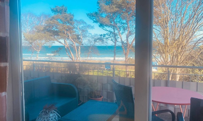 Juliusruh Apartment | House directly on the beach, behind the dune, sea view