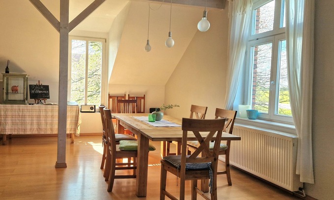 Spadenland Apartment | House Elbgold. Vacation apartment with large eat-in kitchen directly on the Elbe