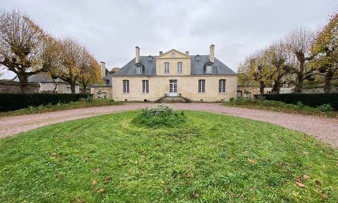 Feuguerolles-Bully House | House for 15 people