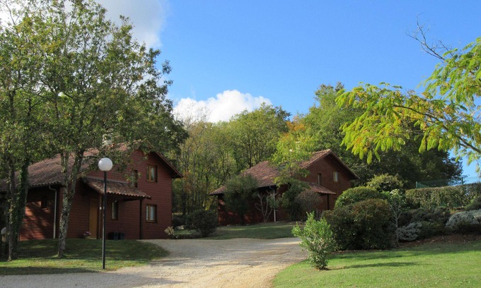 Lachapelle-Auzac House | House for 8, on a golf course with pool view