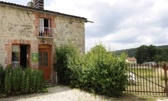 Longchamp-sur-Aujon House | House