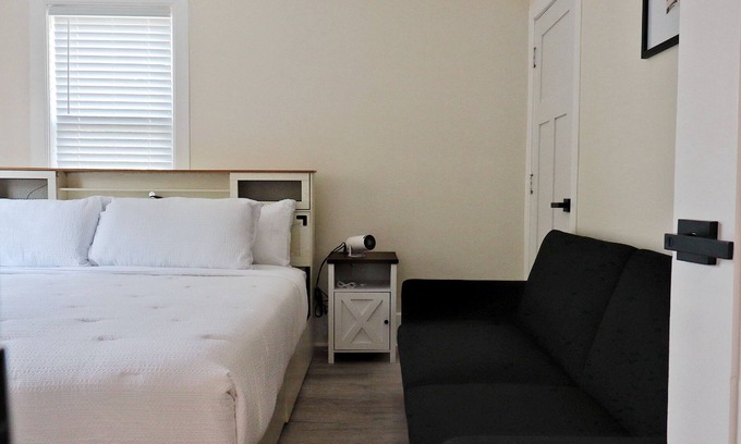 Butztown House | House full of Family fun + cozy vibes near great attractions