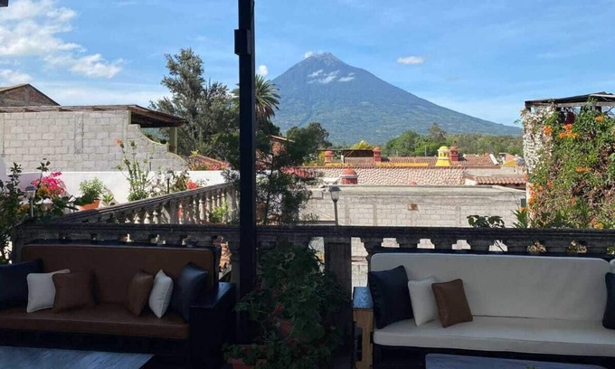 Antigua Guatemala House | House