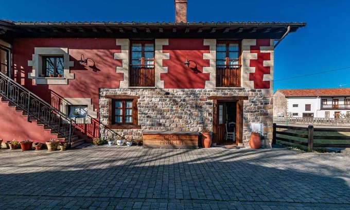 Villanueva de la Pena House | House, ideal for 6 people, private garden, beside a river, close to the sea