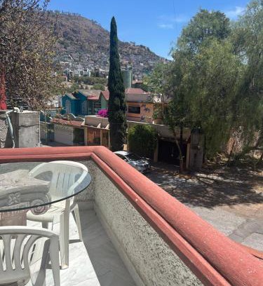 Tlalnepantla de Baz House | House in Golf Club, an oasis near the city