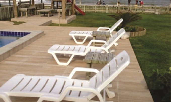 Itacimirim House | House in Guarajuba, foot in the sand, with eight suites.