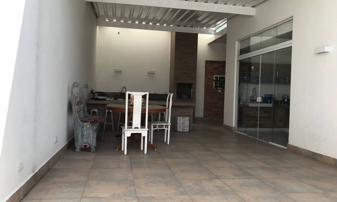 Balneario Cidade Atlantica House | House in Guarujá w/pool, barbecue in a gated community.