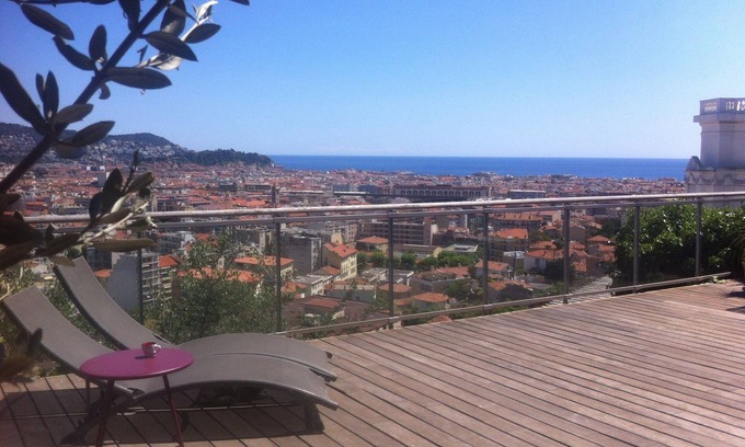 Mantega House | House in Nice with large terrace and panorama, all comfort.