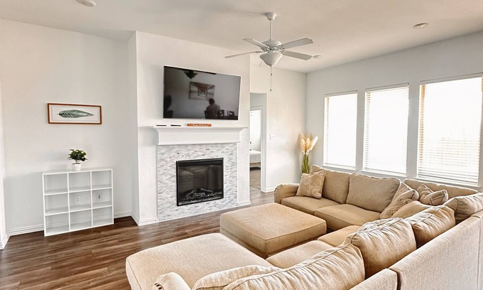 Haslet House | House in North Fort Worth