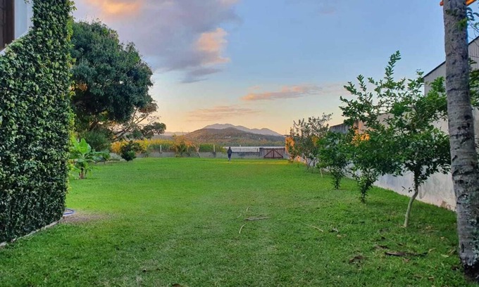 Praia da Vila House | House in Saquarema, 200 meters from the beach, huge garden, lots of peace.
