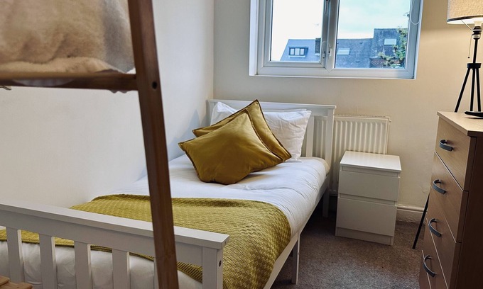 Hillsborough House | House in Sheffield