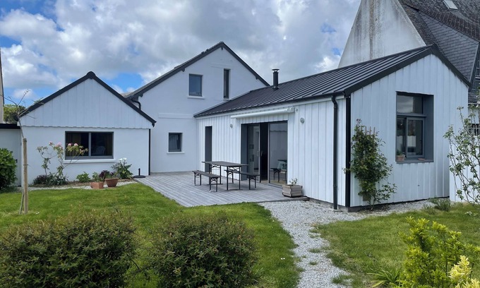 Loctudy House | House in the heart of town, 15 minutes walk from the beach.