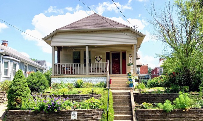 Ludlow House | House is sold. Trying to delete this listing.