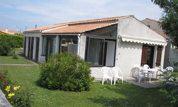 La Cotiniere Villa | House, La Cotinière/St Pierre d'Oléron:most active tourist site/port,n34