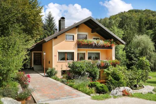 Zerovnica Apartment | House Mavko Near Lake Cerknica - Happy Rentals