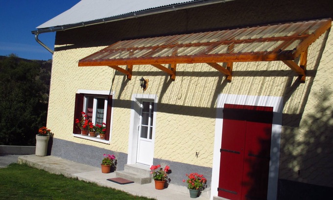 Saint-Etienne-en-Devoluy House | House near the ski slopes, 4 people, fully equipped