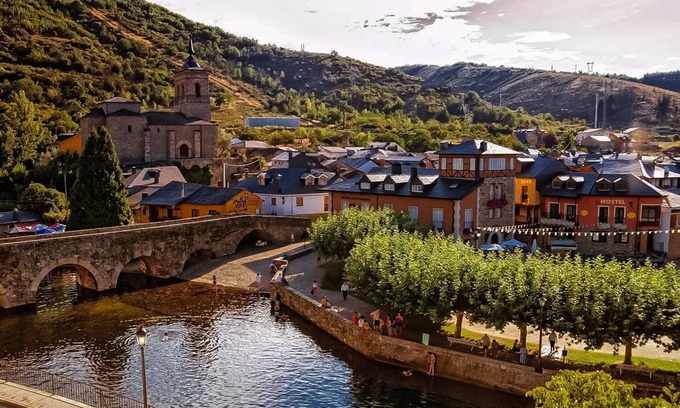 San Cristobal de Valdueza Cottage | House of April 2 for 4 people
